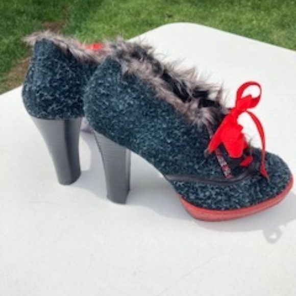 furry booties UK boutique - Picture 2 of 5